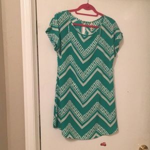 Green and white chevron dress size large
